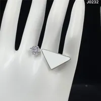 Chic Metal Triângulo Diamante Anel de Diamante de Crystal Letter Anéis Rhinestone Aberto Aberto para Data de Festa Com Caixa De Presente