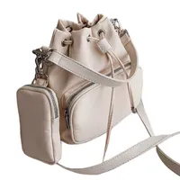 2022 Мода Женские Женские Сумочка Нейлоновая сумка роскошные дизайнерские сумки по кроссу белый черный оксфордский мультицформ с мультицветом с большим плечом большие сумки для корзин