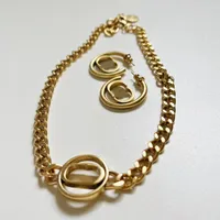 Joyería de lujo Mujeres diseñador Collares de oro Cadenas de oro con letra diamante Colgante Collar Pendientes y Pulseras Traje Joyería de moda caliente