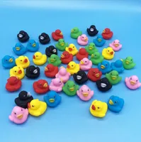 Badande ankor djur färgglada mjuka gummi float squeeze ljud squeaky badleksaker klassisk gummi anka plast badrum simning leksak gåvor