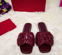 V Summer fashion luxury women's beach slippers designer leather slippers flat shoes el letter women's slippers 35-45 04 VALENTINOes vOd