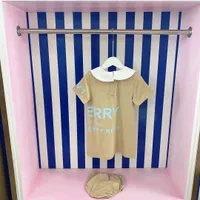 Vestido de vestido de duas peças de verão para bebê vestidos de cor rosa  resumos Conjunto de 80-120 cm de designer de moda boutique Roupos de algodão Materiais de algodão 2022