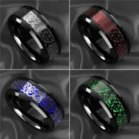 Anneaux de mariage Classic 8 mm Men's Tungsten Carbide Celtic Dragon Ring Inclay Red Green Bleu Carbon Fibre pour hommes Women Band Jewelry