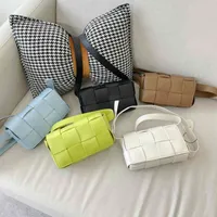 Classic Venetas Luxury Bottegas bags Chest Woven Pillow Fashion Ins Womens Cassettes Waist Single Shoulder Slanting Leather Bag TT
