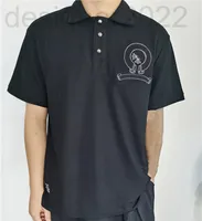 Erkek T-Shirt Tasarımcı Doğru Sürüm Yaz Çapraz High-End Nakışlı At Nalı Çiçek Gümüş Düğme INS Çift Kısa Kollu T-shirt Polo Gömlek LLG8