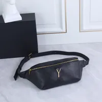 Бумбаг грибная кожаная сумка для талии женщины черные с золотыми аппаратными буквами дизайнерские кошельки