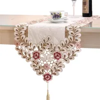 Mode geborduurde tafelloper Bloemen kanten stofbestendige covers voor thuis voor bruiloftsfeestdecoratie Chemin de Table 220728
