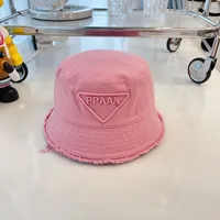 Designer Bucket Hats Color sólido 5 Opción Sunshade Hat bordes ásperos Diseñados para mujeres de alta calidad para mujeres de alta calidad