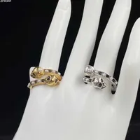 Maijia King Queen Skull Ring Opening Diamant ingelegd Punk Barok Licht Luxe Persoonlijkheid Dubbele kroon