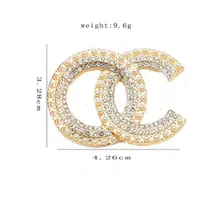 20 colors marka mody projektant podwójny litera złota srebrna broszki wielokolorowe perłowe broszki kobiety