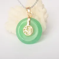 Colliers de pendentif 17x17 mm Green Jades beignet "fu" Gift 1pcs