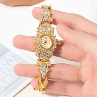 Tiktok Explosion Celebrityハイエンドの大型ダイヤル腕時計ダイヤモンドがちりばめられたスター3アイダイアモンドスタッズ防水四角形の時計kd2t