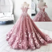 Vacker rosa med fjärilblommor applikationer bollklänning masquerade quinceanera klänningar av axel baklöst golvlängd söt 16 sidled klänningar