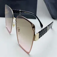 2021 High Quality Luxury Womans Sunglasses Fashion Mens Sun glasses UV Protection men Designer eyeglass Gradient Metal hinge women200C
