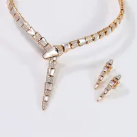 Europa América diseñadora Joyería Conjuntos de joyería de moda mujer de latón 18k oro configuración de diamante madre de perla forma de serpiente de perla amplia cadena dinn230w