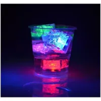 Flash Ice Ice Cube Acelagem de flash de água de gelo colocada em água flash maticamente para p jllorv