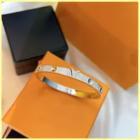 Fashion Designer Bracelet Mens Womens Full Diamond Letters Gold Bracelets For Women Jewelry Luxury Love Bracelets L Brands Alloy Material
