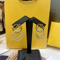 Frauen Designer Ohrring Ohrschern Luxurys Marke Mode Ohrringe für Frauen Lady Girls Classic Letters Diamant Preal Ohrohrseengeschenke 9 Stile