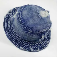 Berets Worn Out Distressed Frayed Brim Design Jean Denim Bucket Hat For Women Men Lady Young Girl Summer Fall Fashion Casual HatBerets