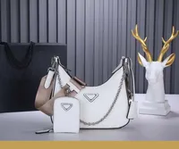 Kadın moda kozmetik çantalar bayanlar yüksek kaliteli tuval mektup çanta tokası günlük paket seyahat tasarımcısı çantalar