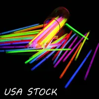 Neuheit Lighting Glow Sticks Bulk Ultra Bright Party Pack 8 Zoll mit Steckern Leuchten im dunklen Versorgung Notfalllicht Neon Armbänder Halsketten USASTAR usastar