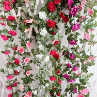 Fake Flowers Artificial Rose Vine Flower Plantes suspendues roses avec des feuilles vertes couronnes pour le bureau de l'hôtel Hôtel Décoration de jardin