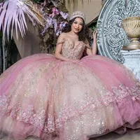 Gorgeous 2022 Beaded Ball Gown Quinceanera Dresses Sequined Off The Shoulder Appliqued Prom Gowns Sweep Train Tulle Sweet 15 Masqu214A