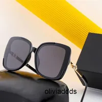 Fashion Pearl Designer Sonnenbrille hochwertige Marke Sonnenbrillen Katzen Eyal Rahmen Frauen Brillen 5 Color244w Tazu