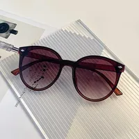 Óculos de sol redonda mulher retrô de sol para mulheres cmaos kpop moda moda moda unissex yewear uv400 tonal de viagem dames brilsunglasses