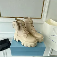 Monolith Beige Leather Nylon Caschetto da combattimento caviglia Piattaforma di boot Piatta alette con tacchi a blocchi di punta rotonda con bottini piatti piatti designer di lusso per donne calzature di fabbrica