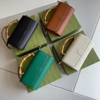 Groothandel Top luxe Designer Custom Bag Hoge Kwaliteit Lederen Flip Wallet Multifunctionele Bamboe Handvat Simple Urban Dames Metalen Ketting Handtas