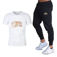 Yaz moda tasarımcısı erkekler eşofman gömlek setleri pantolon basketbol seti erkek gündelik tişört joggers üst spor salonları fitness eşofmanları insan kıyafetleri