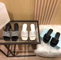 New Style Designer Rhinestone Flat Bottom Slippers Sandals Fashion Outdoor Leisure Luxury Slipper Leather Lining Dinner Wedding Sandbeach