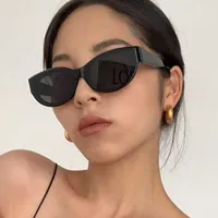 Óculos de sol Luxury Woman Designer Y2K Decorative Retro Trending Products 2022 Transparent Summer 90s Hippie Sun ProteclesUnSungLASSes