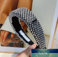 Triángulo invertido Luz Luxury Diamond Diading Diading All-Match Fashion Batinpin Accesorios para el cabello femenino con letras