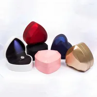 Jewelry Pouches Bags Luxury Unique Heart Shape LED Light Ring Box Pendant Packaging Case Rita22
