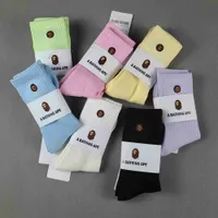 Herren- und Frauensocken japanische Mode Neues Produkt ein bade Affen gestickter weiblicher Socken komfortable Ape Schöne Mädchen Farbe passende Handtuch Bottom Sports Socken