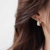 Hoop Huggie رائع النحاس Zircon Zircon 14k Plating Gold Plating Small Earrings Simple Round Round Elegant Women's Earringshoop