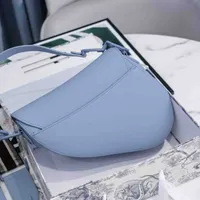 Luxurys Designers Handbag Bag Top Quality sungine Leather with Shourdent Strap Purse Metal Pendant Seldersバッグ女性クロスボディバッグサドル