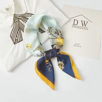Diseñador de lujo Bufandas Cravat para mujeres, bufandas de moda, corbatas, paquetes de cabello, Tamaño: 70 cm * 70 cm