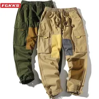 FGKKS Brand Men Cargo Pants Spring Spring New Cotton Trend Wild Wild Troushers Patchwork Big Pocket Casual Pants Casual Male T200422