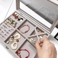 Luxurys Mystery Boxies Designer di gioielli di grande capacità gioielli di conservazione Scatola Polvere di polvere di alta qualità Suldite Orecchini Case Anello Neccano Visualizza molto bella