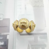 Fan Family / F Family Medusa Golden Acryl Prosty i luksusowy otwarty pierścionek mężczyzn i kobiet