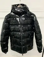 2022 Зимняя новая мужская куртка теплый утолщенная мода на открытом воздухе на открытом воздухе Parka Pupper Puffer Jackets Простой твердый цвет с шляпой многоцветной пары одежды