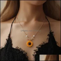 Colliers pendants Pendants Bijoux Fashion Collier de tournesol délicat pour femmes Imitation créative Perles Accessoires Accessoires