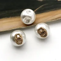 Runde weiße Perlenknopf mit Metallstempelbuchstaben DIY -SEING -Knöpfe für Hemd 11,5 mm Großhandelspreis