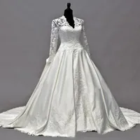 Vintage Kate Middleton långa ärmar Fall Wedding Dresses A-Line V-Neck Ivory Taffeta Appliques Peplum Bridal Clows Robes de Ma331H