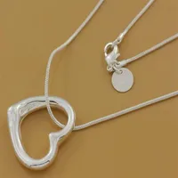 2017 جديد المجوهرات الفضية الرخيصة 925 Sterling Silver Fashion Charm Heart Love Necklace 1003292g