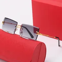 Designer Sonnenbrille Trendige Sonnenbrillen für Frauen Einfacher Rinloch -Metall -Rahmen -Zierländer Goldmodifizierter Arm UV400 Strand Laufsteg Show Herren Modedesigner Eyewear