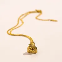 2022 Moda 18K Chapado en oro Collares de acero inoxidable Choker Carta Colgante Declaración Moda Collar para mujer Accesorios de joyería de boda ZG1699